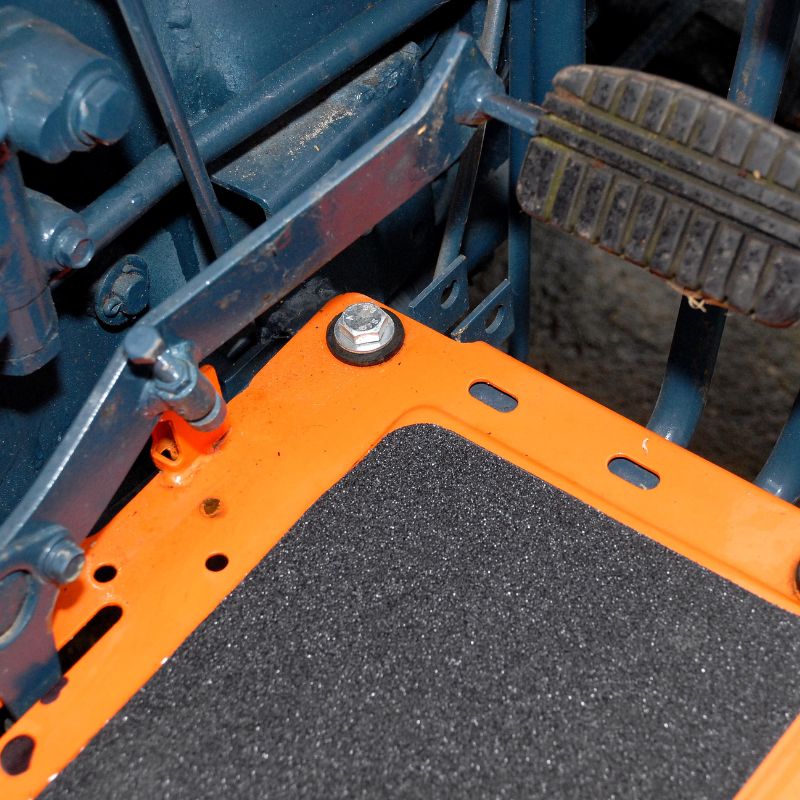 H3402N-Black-Coarse-Safety-Grip-Applied-to-Construction-Equipment-2