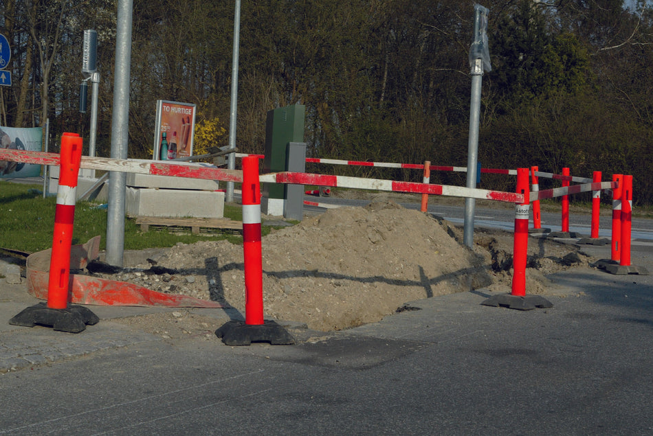 poste de barrera de plástico con orificios para tablero