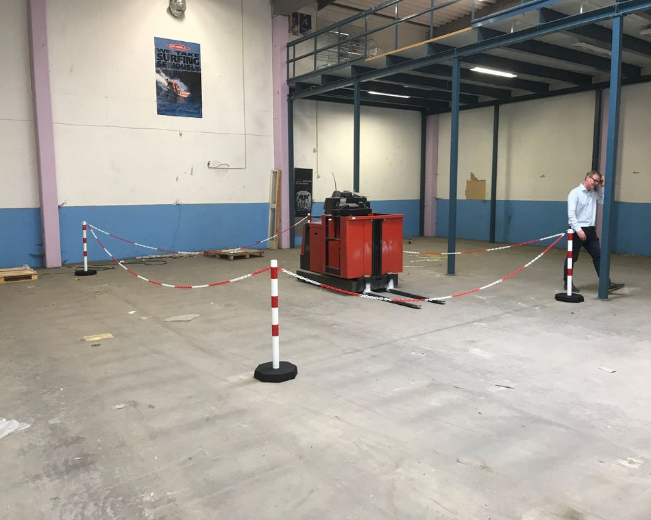 (6 Pack) - Flexibarrier Poste con cadena - acero - incluyendo 25m de cadena de plástico (Rojo/Blanco