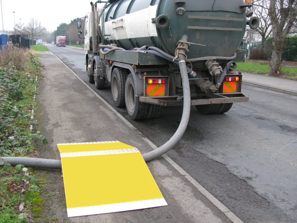 Rampa peatonal para mangueras y cables (2080 x 995 x 235 mm)